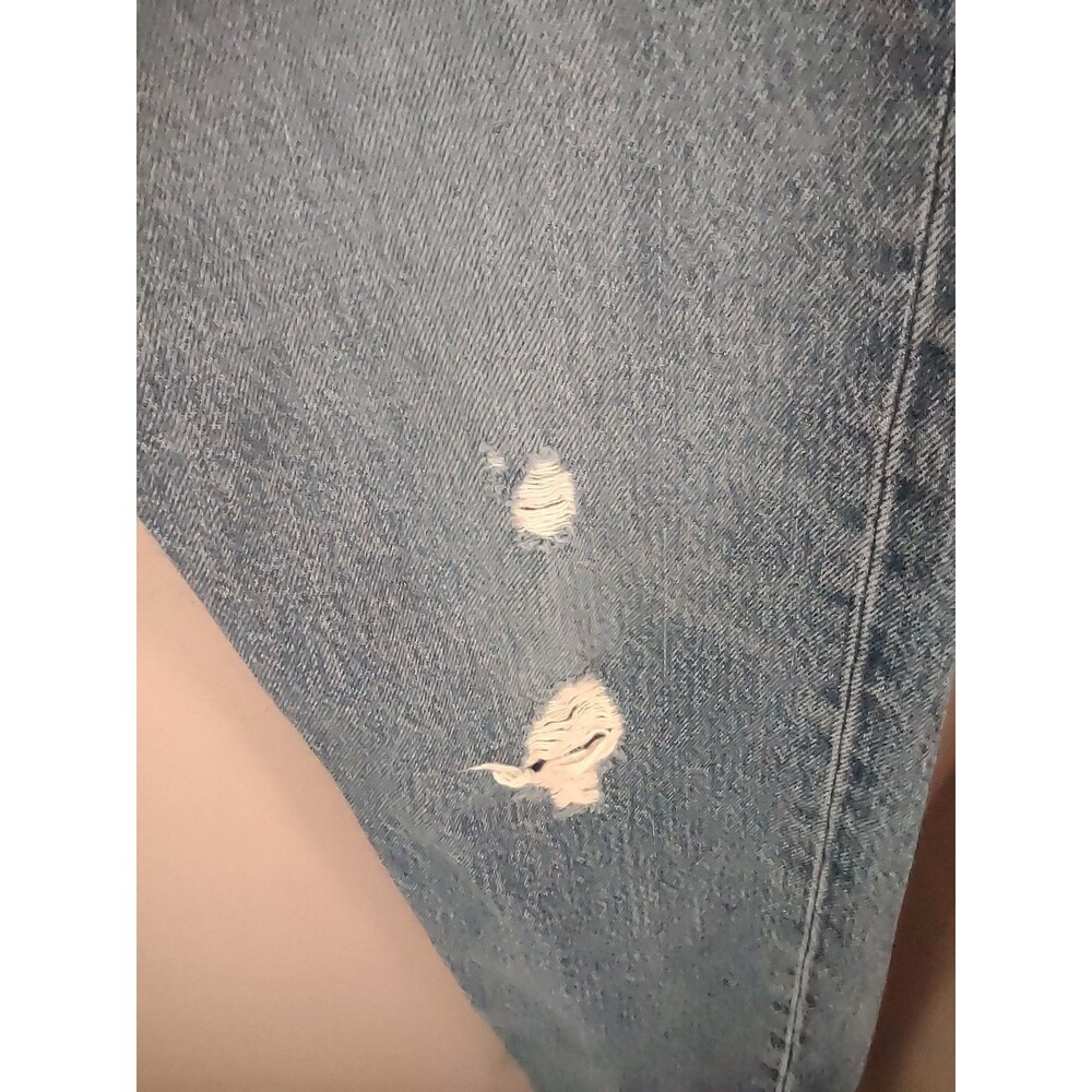 Levi’s Women's Sz 30 Wedgie Tapered Button Fly Distressed Jeans (30''x27") - Picture 3 of 13